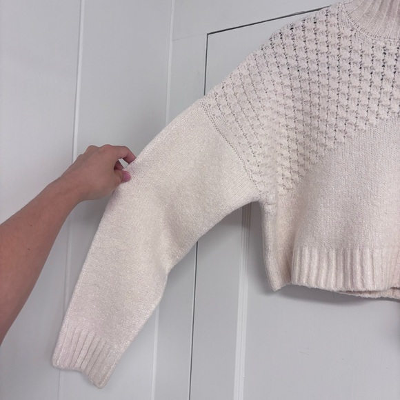 NWT Generation K Cream Cropped Turtleneck Sweater Small - Picture 2 of 8